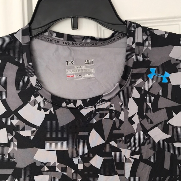 Woman’s UNDER ARMOUR bundle - Picture 3 of 5